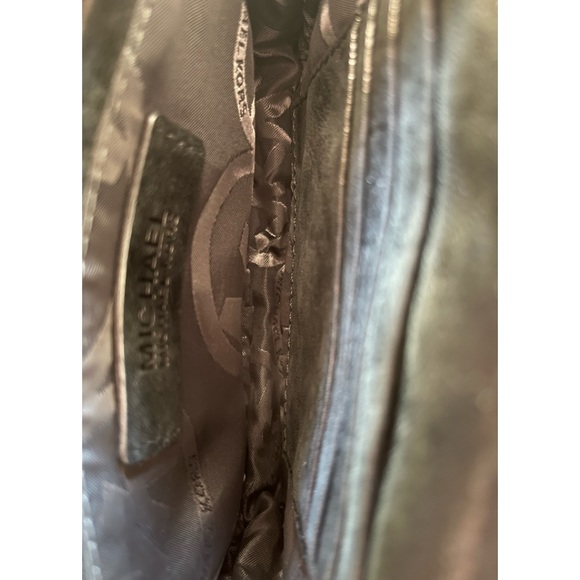 Rare Michael Kors crossbody and wristlet set - Picture 10 of 12